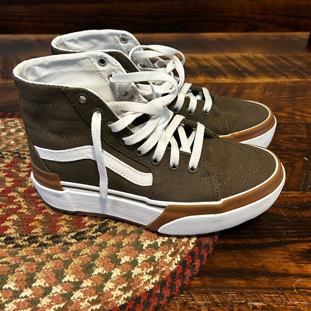 COPY - Vans platform sneakers olive green. Women’s 6.5 like new!